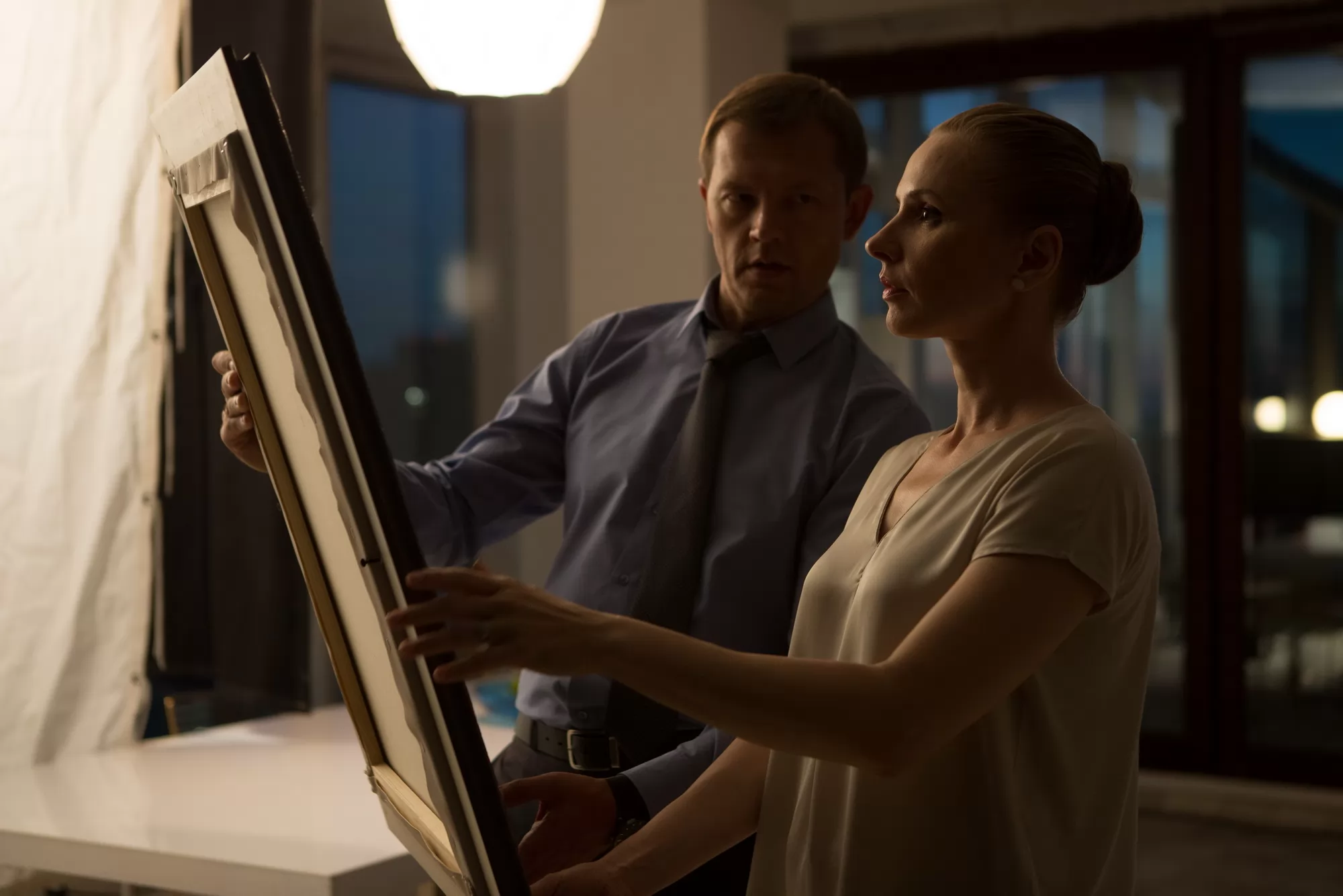 Сериал Город тайн (2024). Кадр N240759