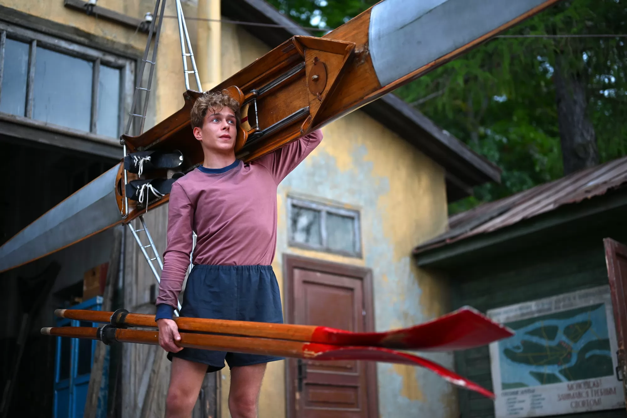Фильм Первый на Олимпе (2025). Кадр N240879