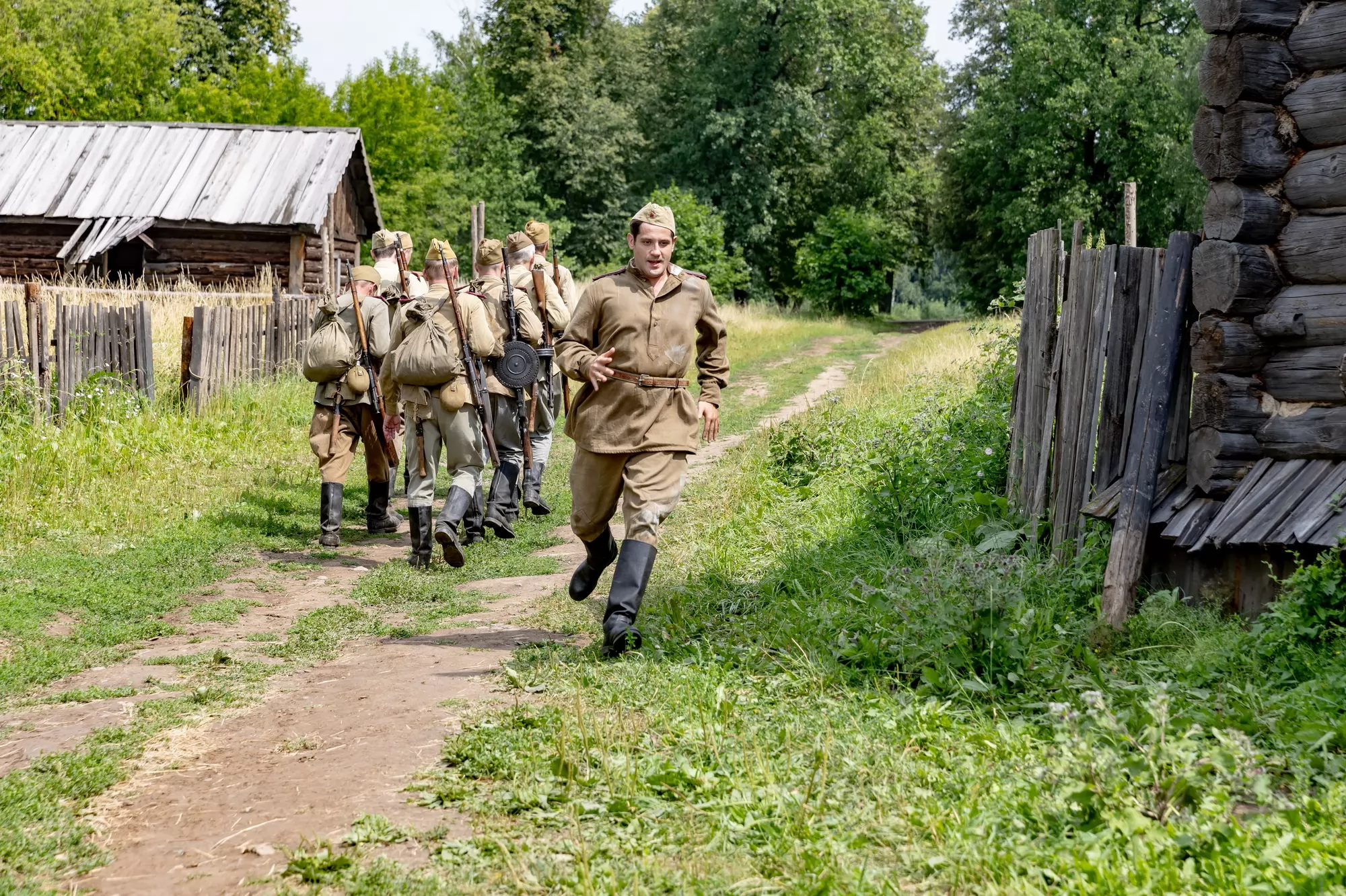 Сериал Значит, нам туда дорога (2025). Кадр N242300