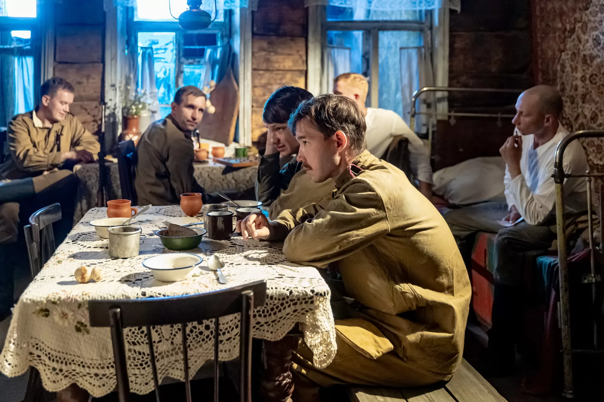 Сериал Значит, нам туда дорога (2025). Кадр N242302