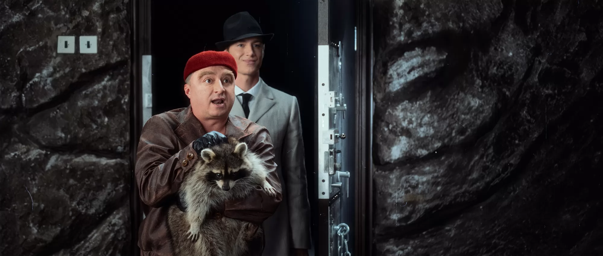 Фильм Небриллиантовая рука (2024). Кадр N244289