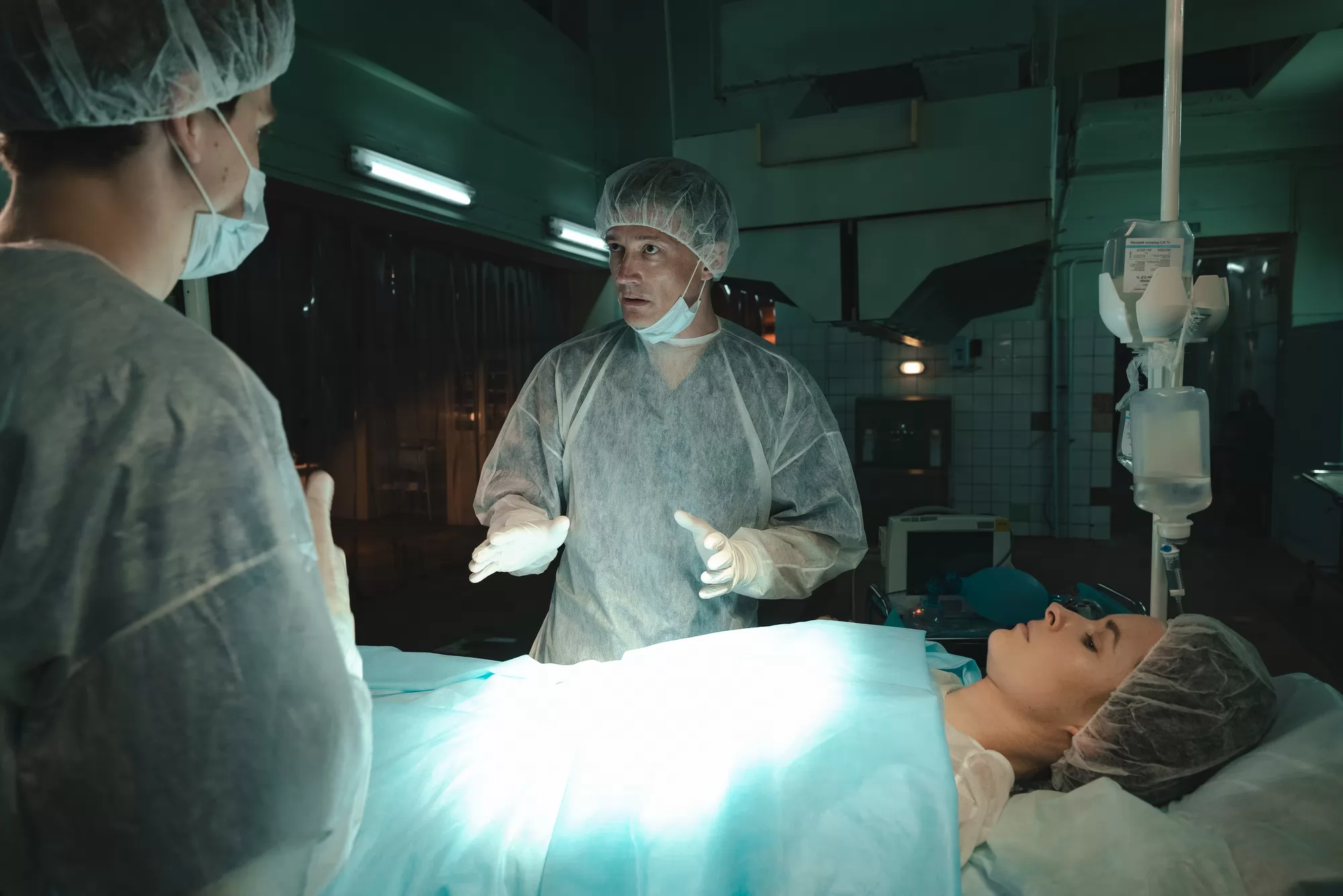 Сериал Хирург (2025). Кадр N244638