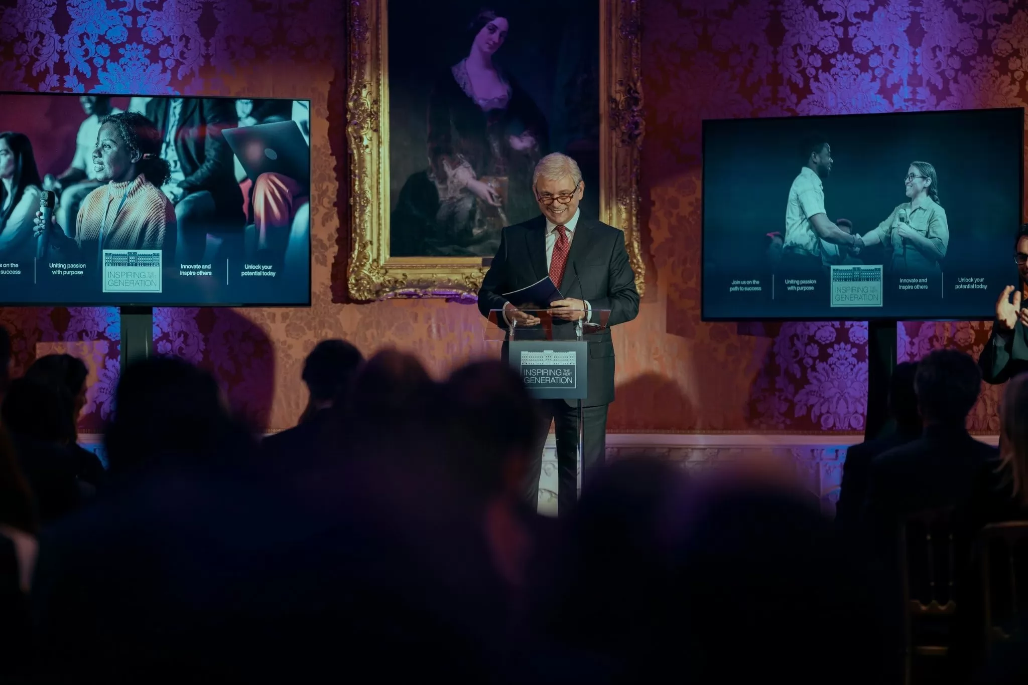 Сериал Чрезвычайно королевский скандал (2024). Кадр N245509