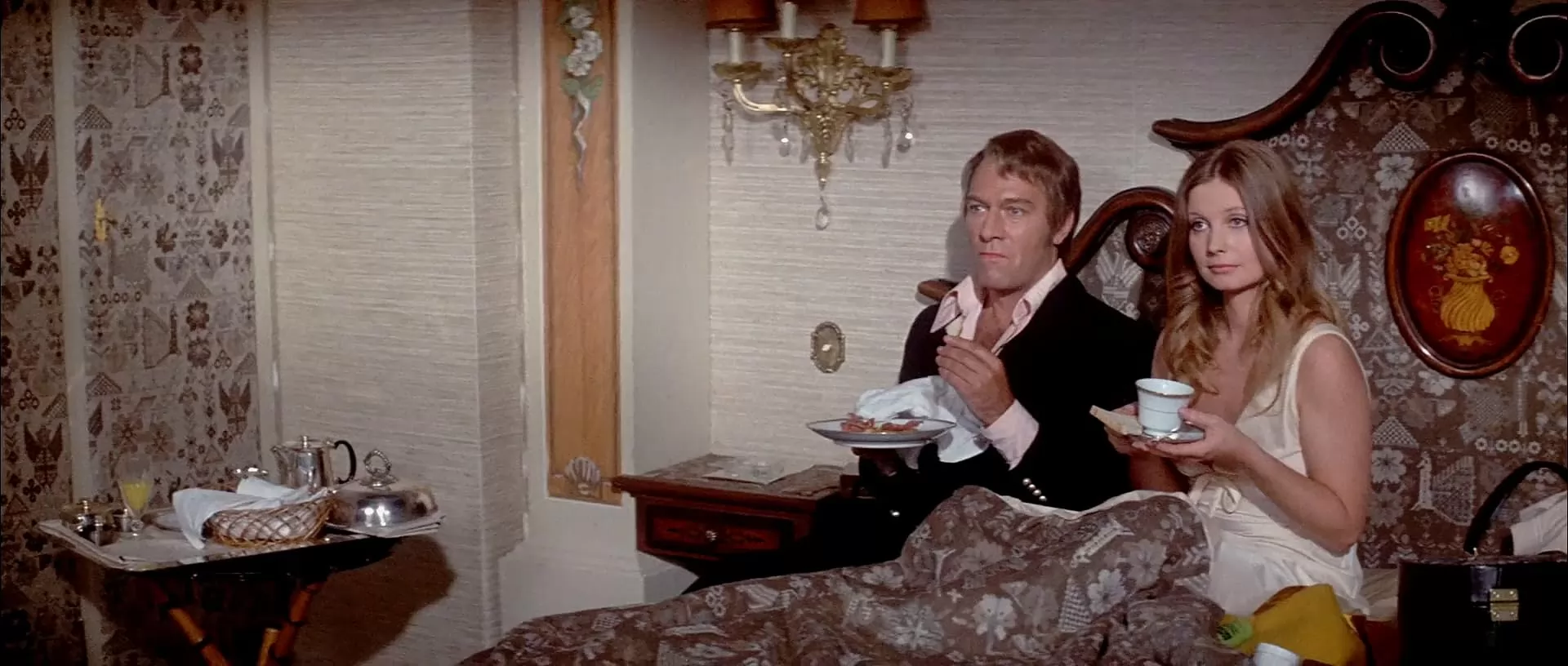 Фильм Возвращение Розовой пантеры (1975). Кадр N250534