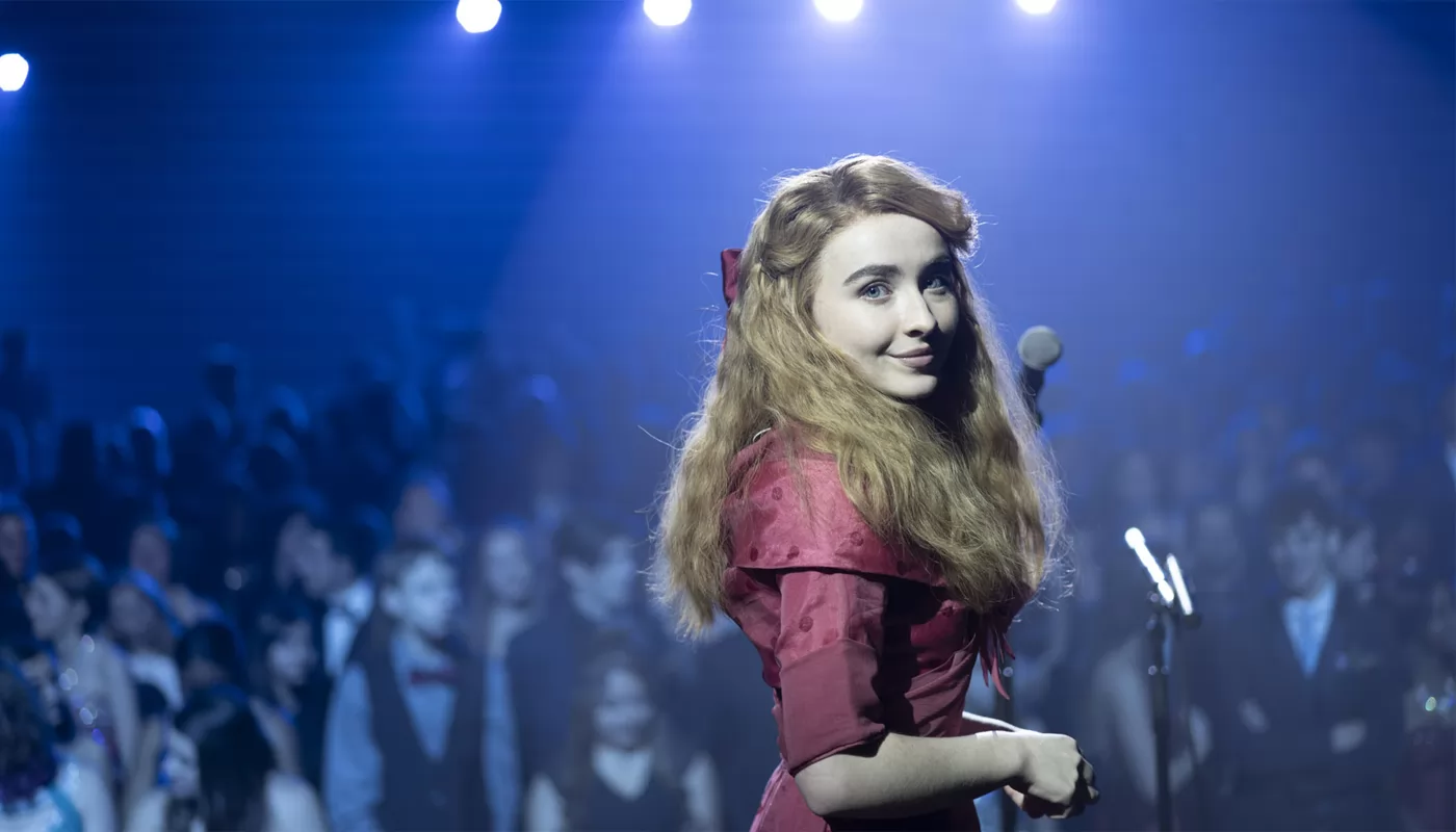 Сабрина Карпентер возглавит мюзикл Алиса в Стране чудес