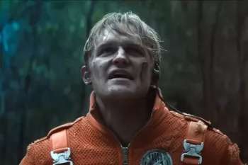 Названа дата премьеры сиквела сериала "Монарх: Наследие монстров"