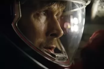 Райан Гослинг находит друга в трейлере "Проект "Конец света""