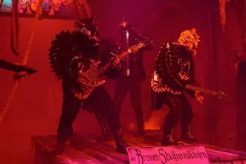 Группа Jane Air сыграла Бременских музыкантов в фильме "Король и Шут. Навсегда"