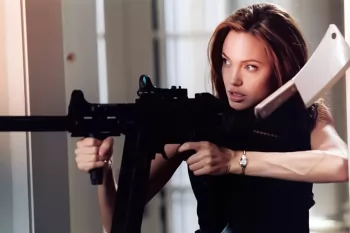 Анджелина Джоли сыграет преступницу в мрачном триллере "Sunny"