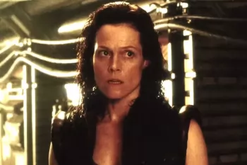 Звезду "Чужого" Сигурни Уивер позвали в сериал о Ларе Крофт