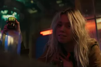 Милли Олкок зажигает в трейлере фильма "Супергерл"