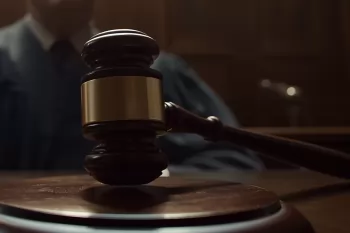 Сыну Роба Рейнера грозит смертная казнь за убийство отца и матери