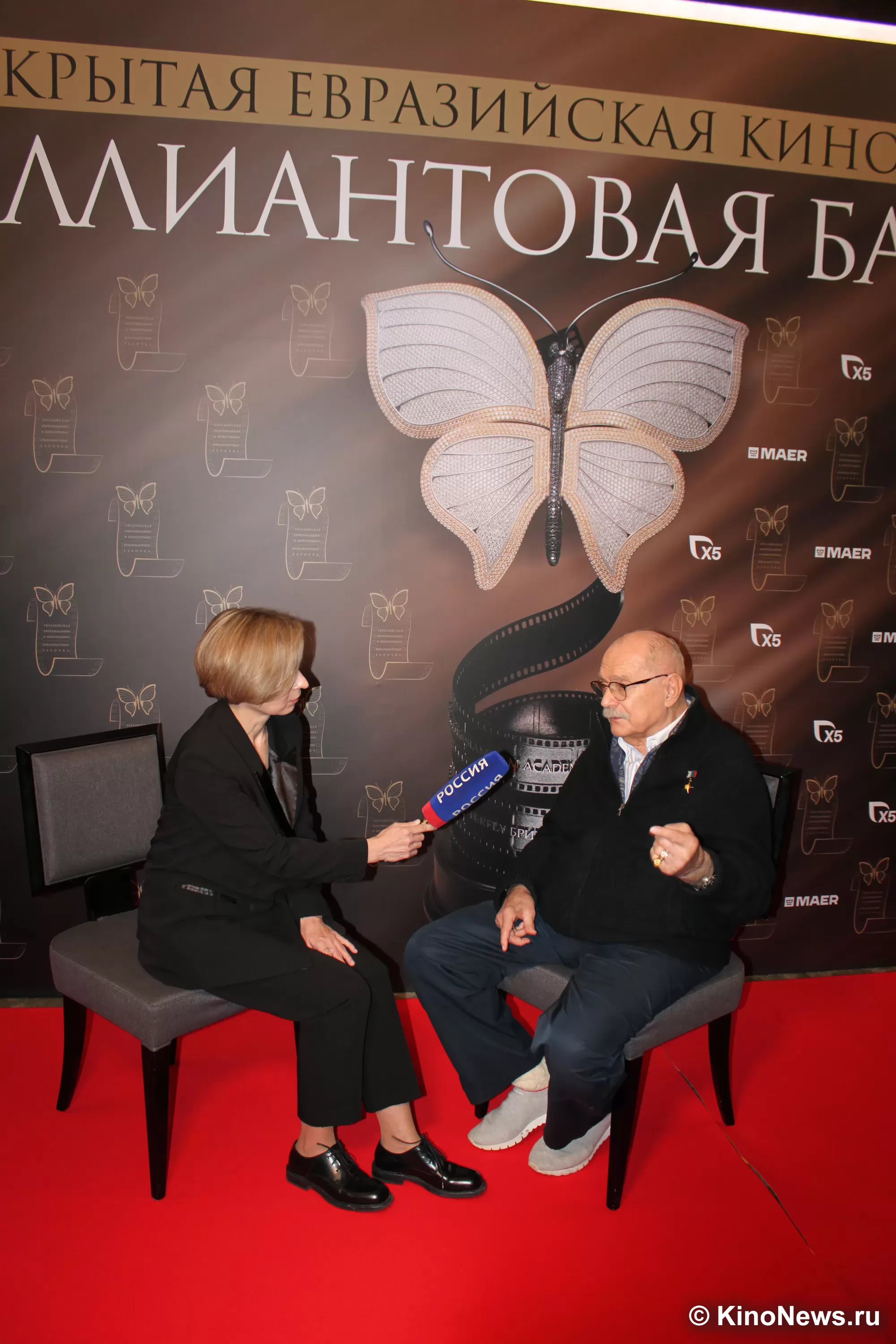 Фотография N 267426 из фотогалереи "Церемония вручения премии "Бриллиантовая бабочка""