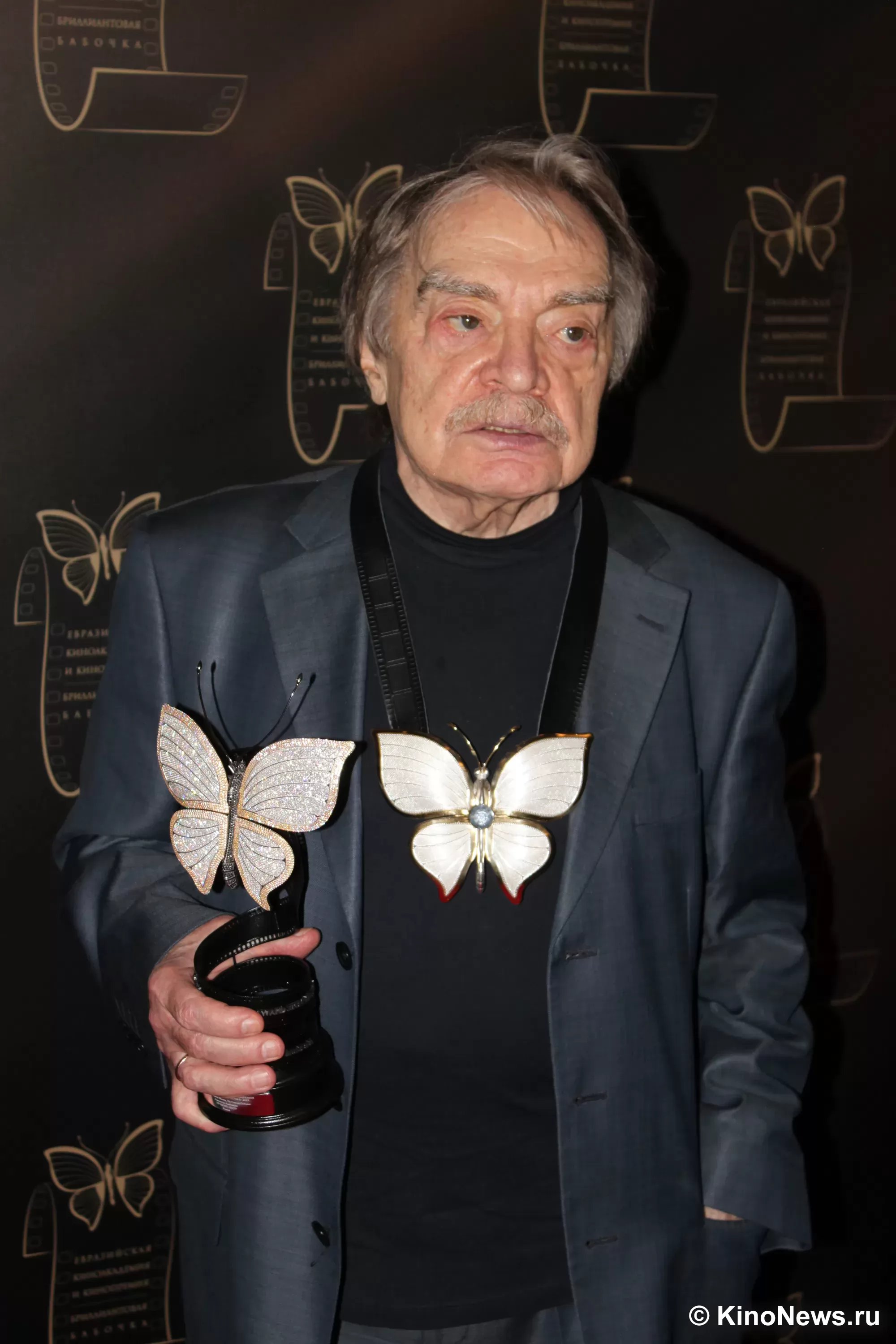 Фотография N 267429 из фотогалереи "Церемония вручения премии "Бриллиантовая бабочка""