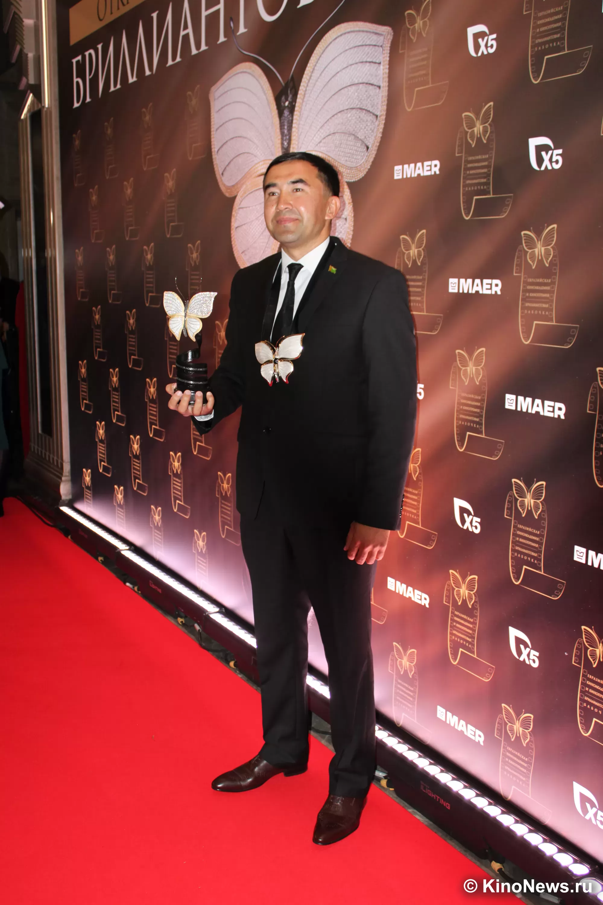 Фотография N 267435 из фотогалереи "Церемония вручения премии "Бриллиантовая бабочка""