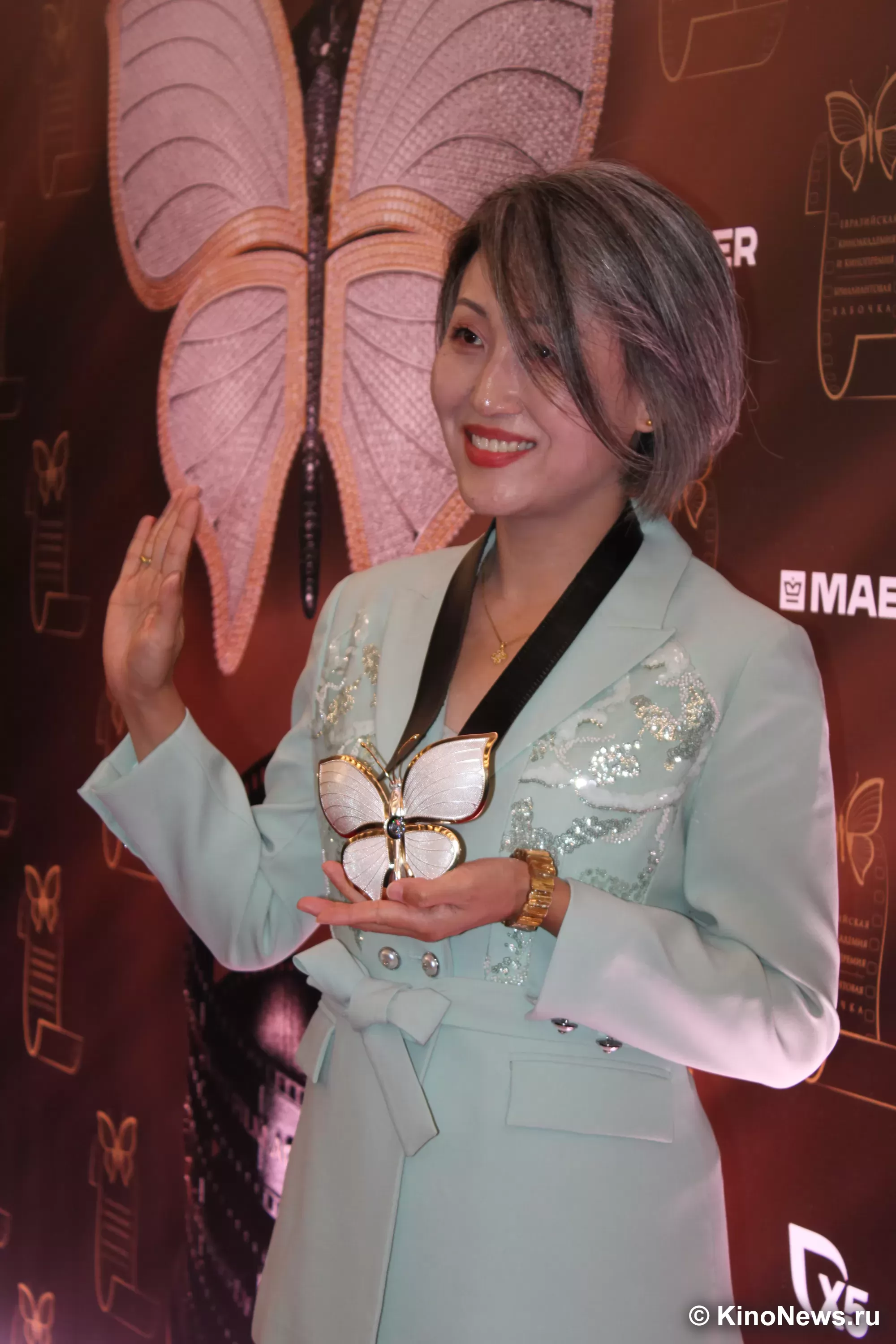Фотография N 267443 из фотогалереи "Церемония вручения премии "Бриллиантовая бабочка""