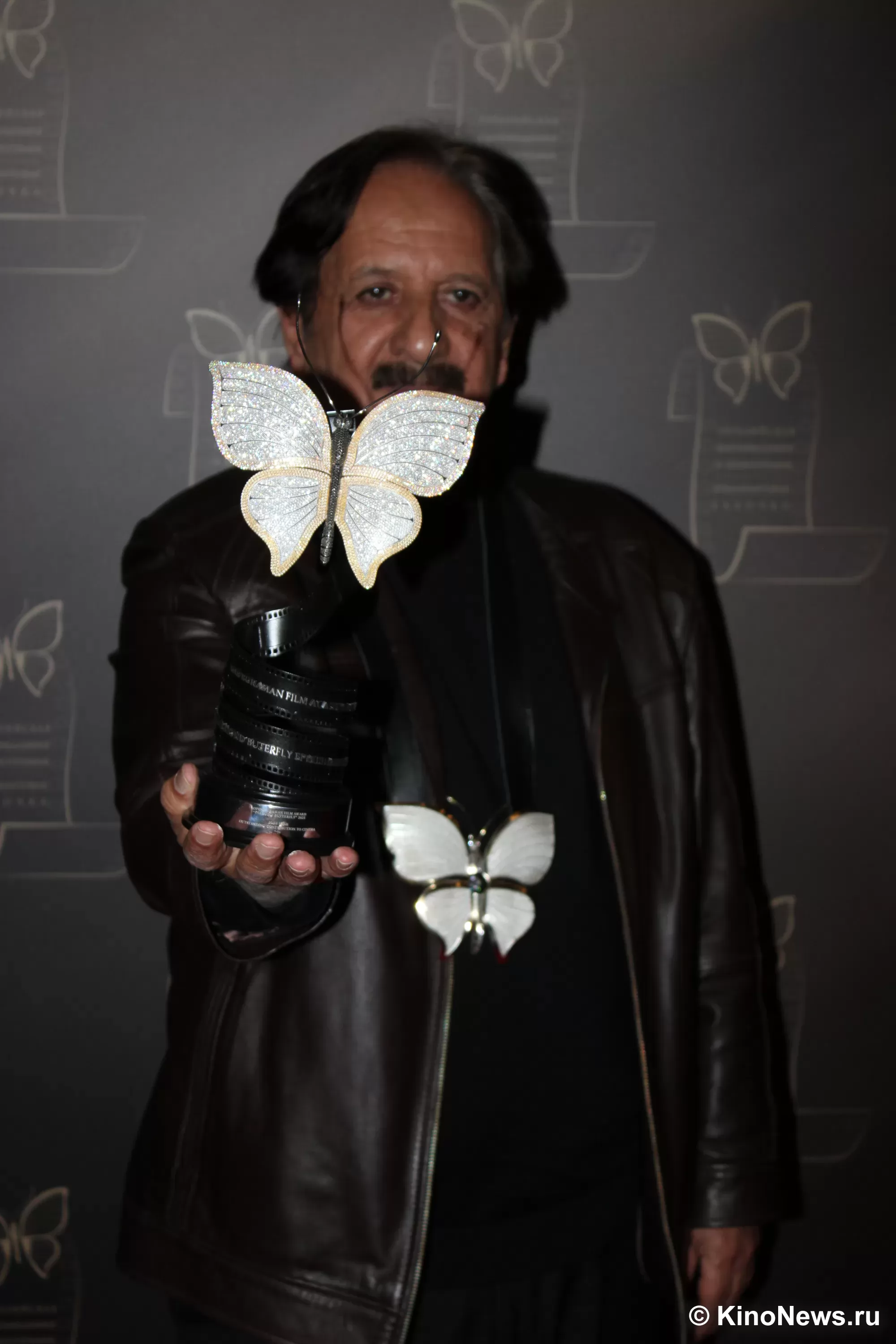 Фотография N 267448 из фотогалереи "Церемония вручения премии "Бриллиантовая бабочка""