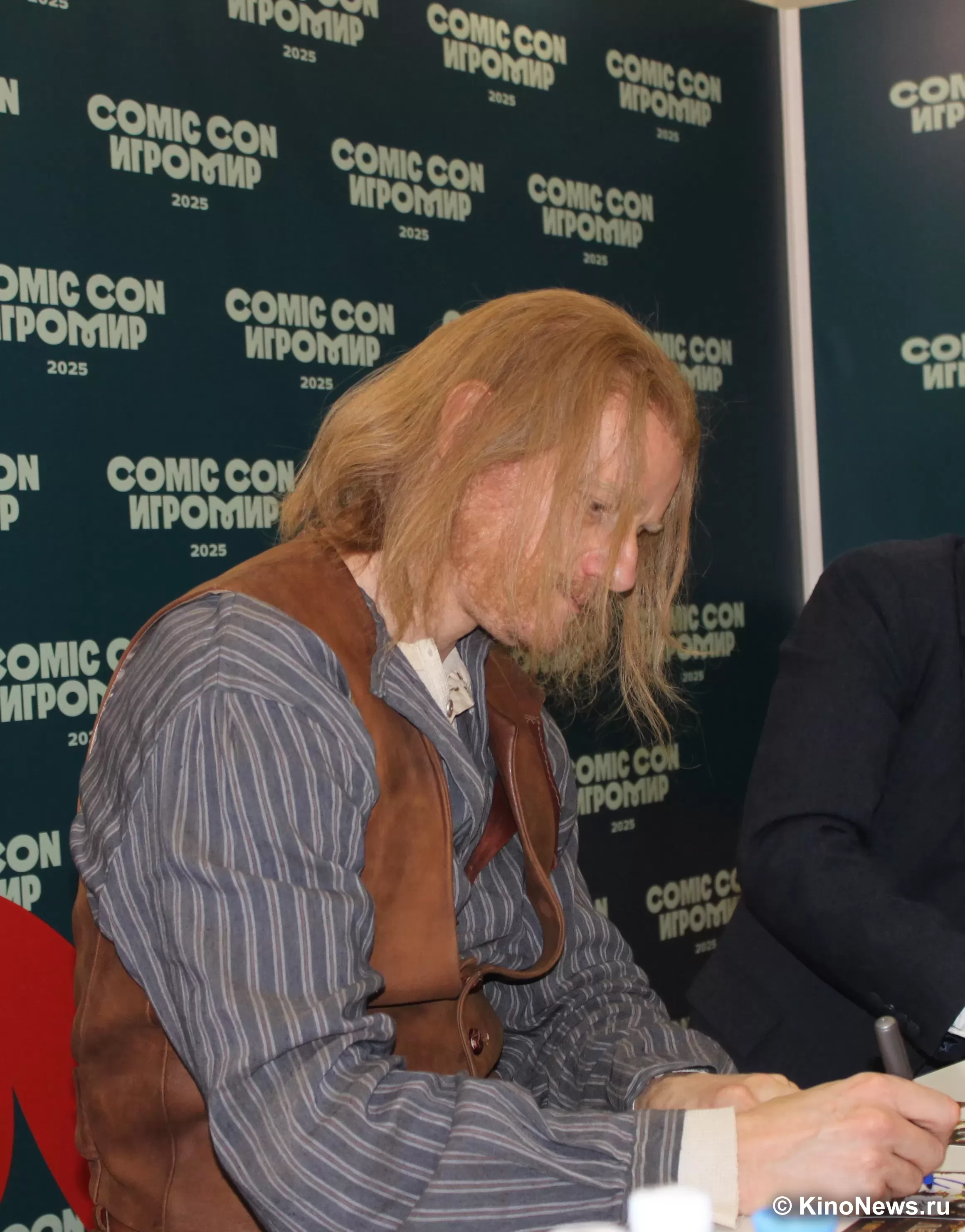Фотография N 267981 из фотогалереи "Автограф-сессия фильма "Левша" в рамках Comic Con Игромир 2025"