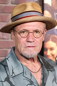 Майкл Рукер (Michael Rooker) Майкл Рукер (Michael Rooker)