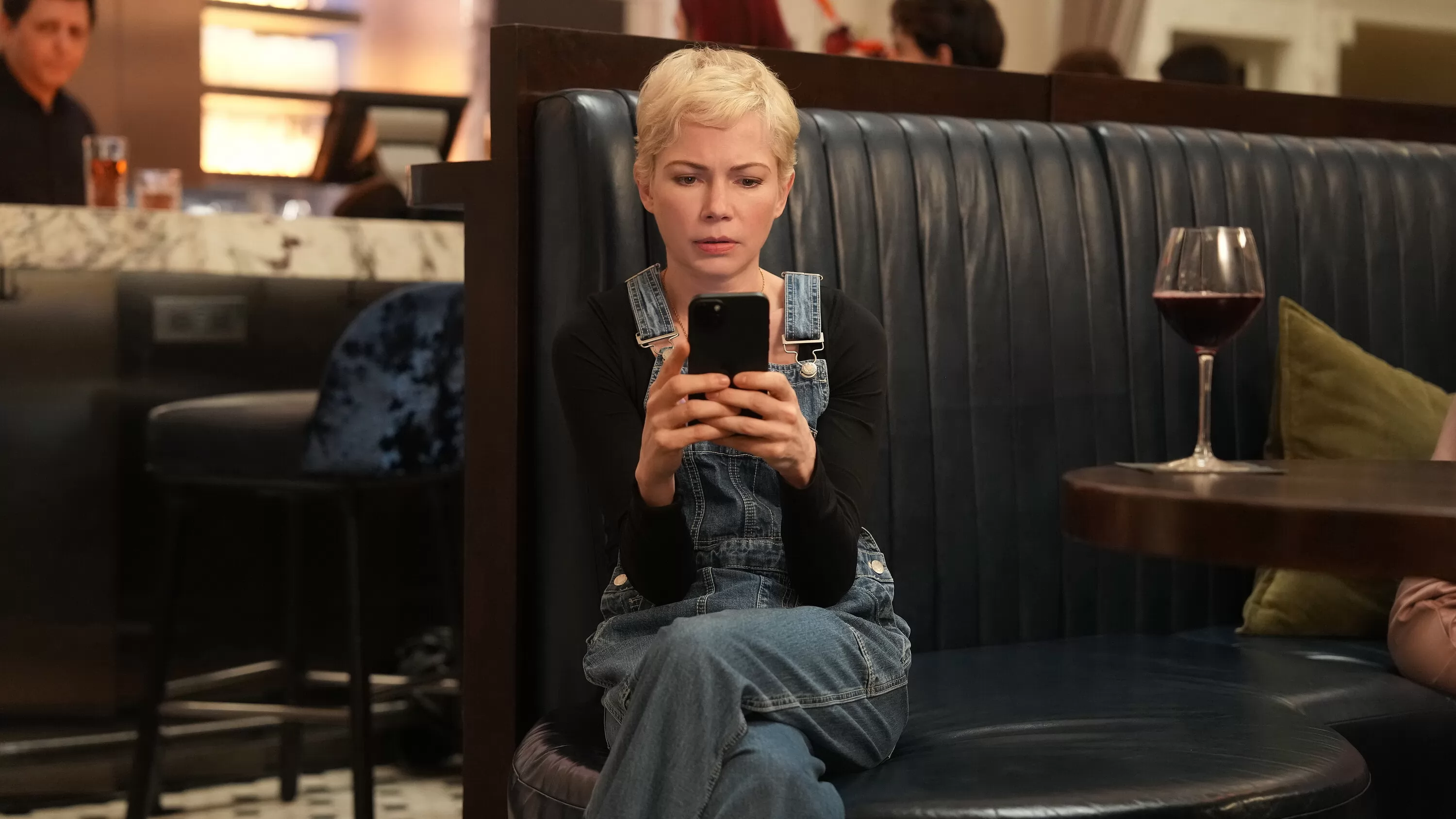 Сериал Умираю, как хочу секса (2025). Кадр N257375