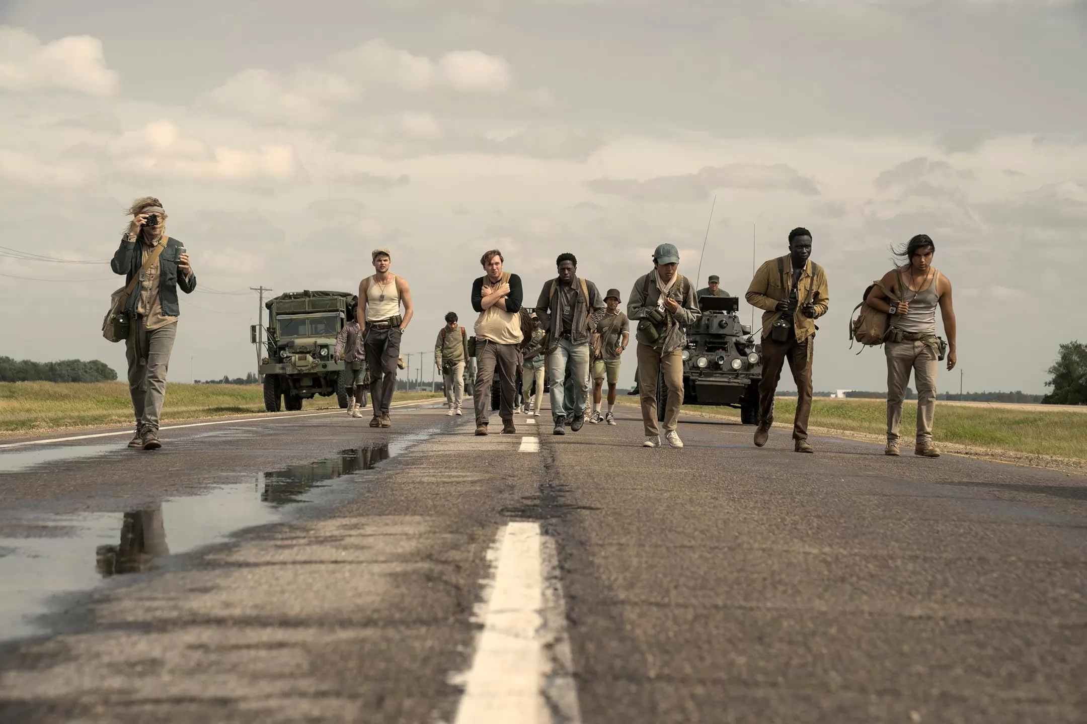 Фильм Долгая прогулка (2025). Кадр N259285