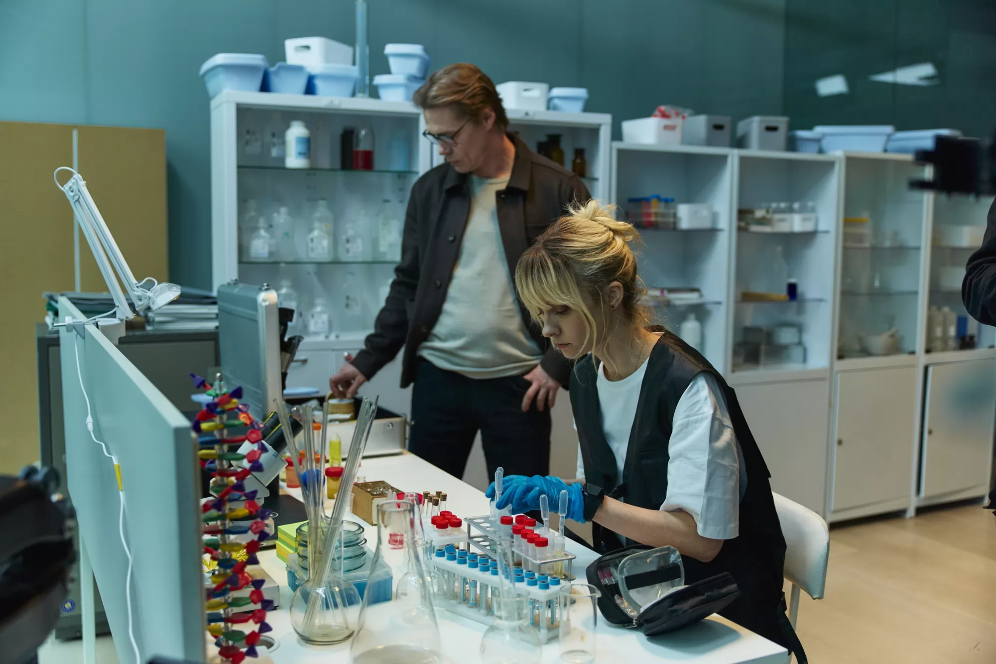 Сериал Игра в прятки (2025). Кадр N259945