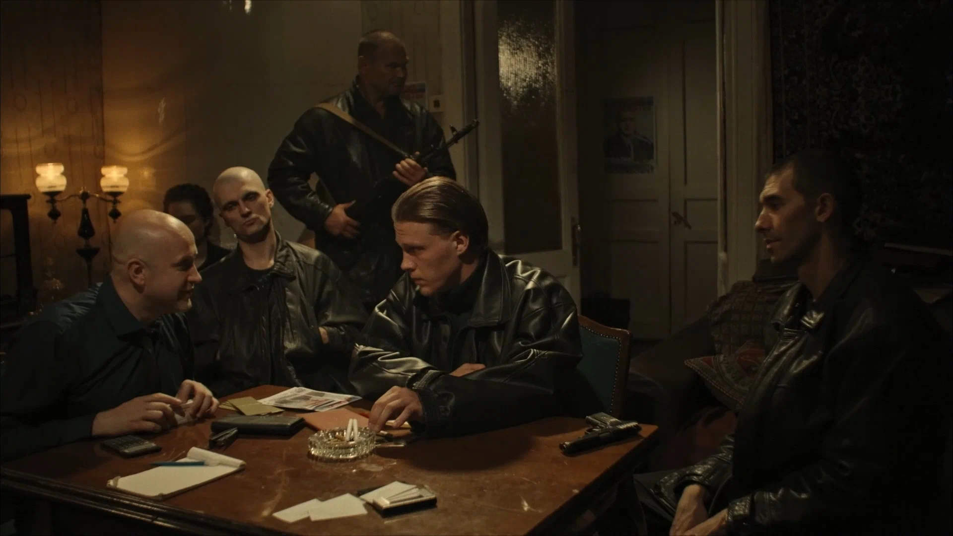Сериал Путешествие на солнце и обратно (2025). Кадр N260418