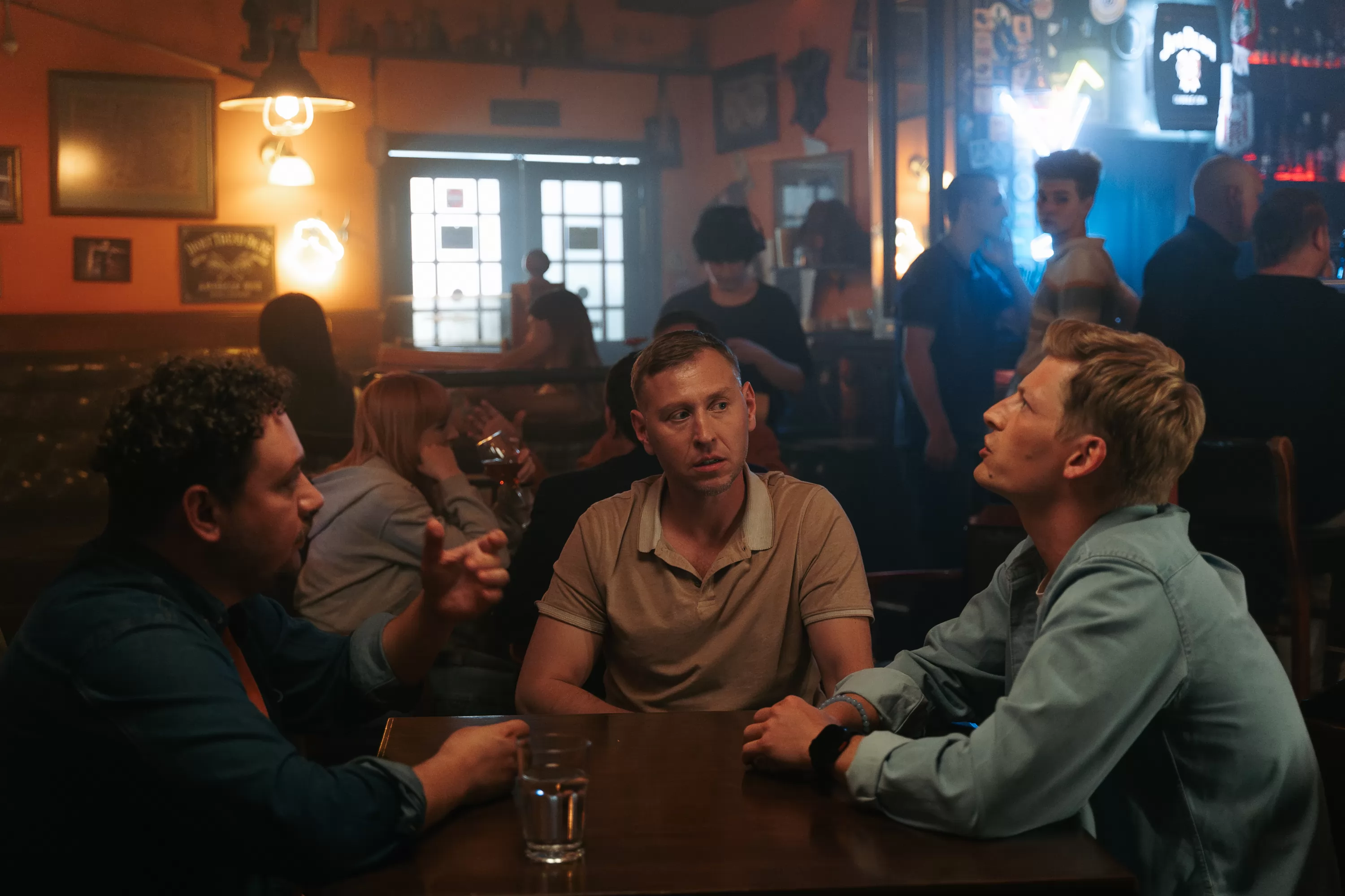 Сериал Дружбаны (2025). Кадр N260840