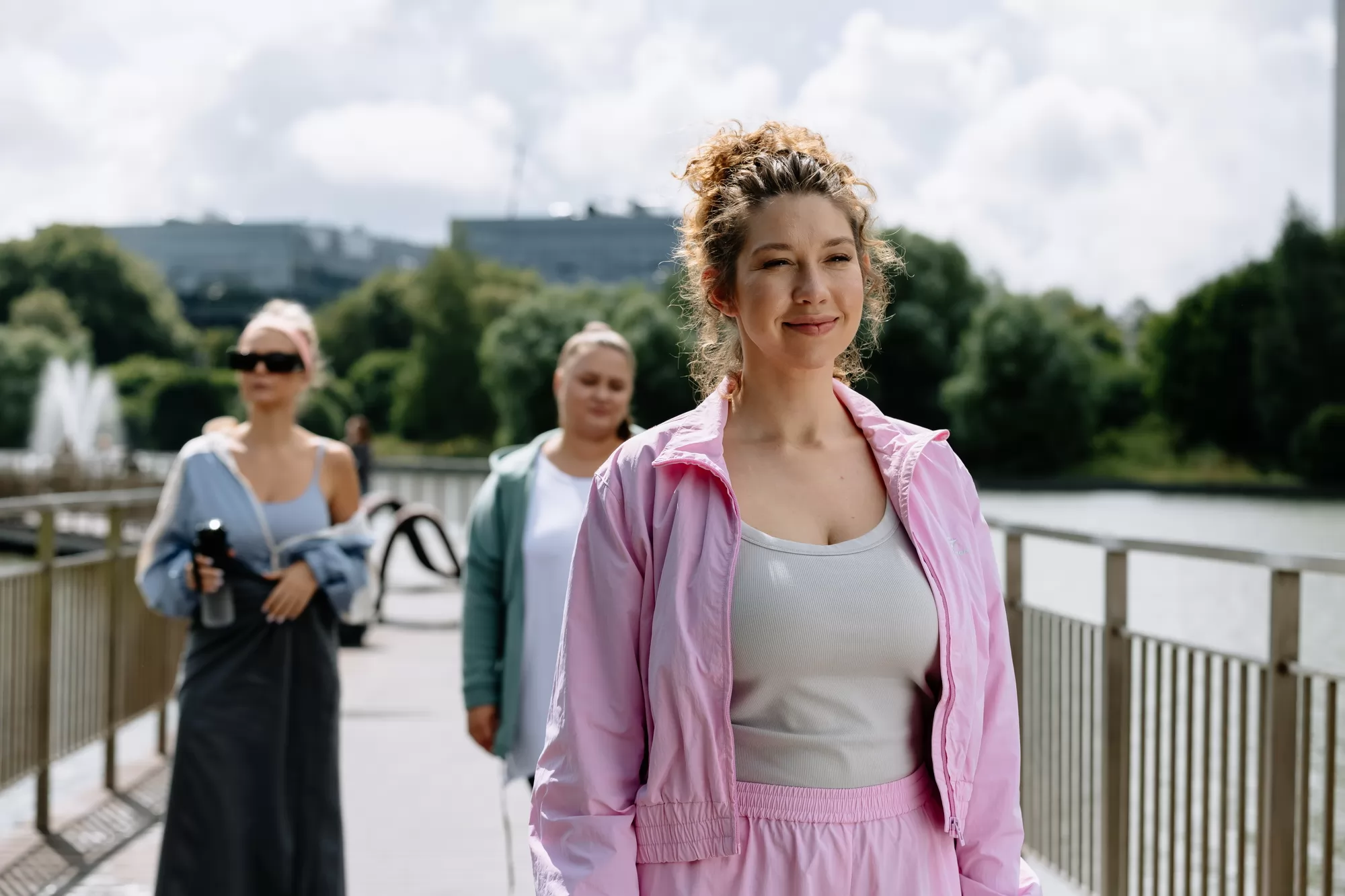 Сериал Остаться друзьями (2025). Кадр N261121