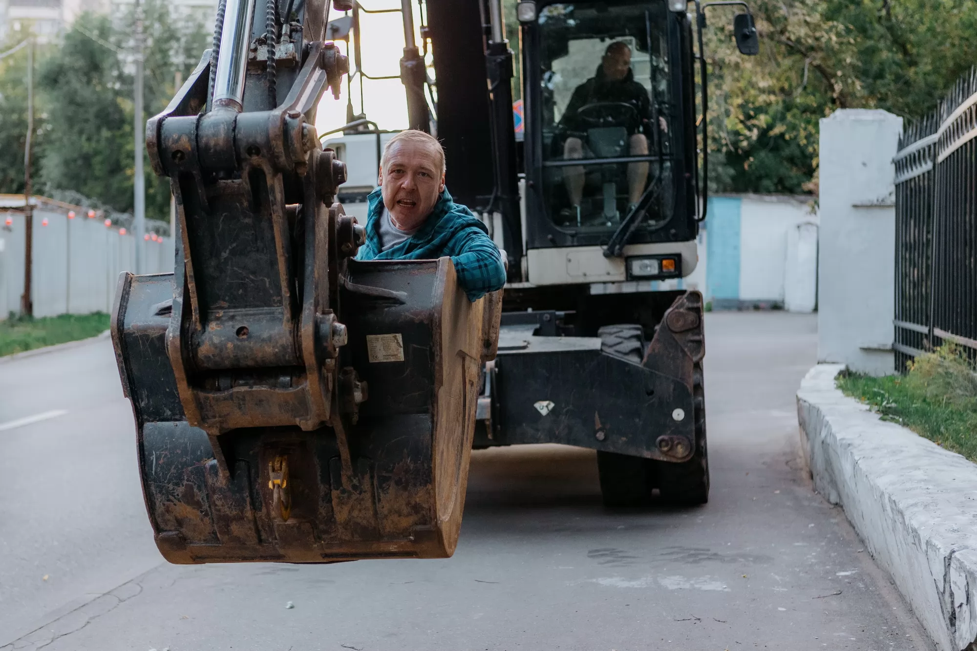 Сериал Осторожно, люди! (2025). Кадр N263021