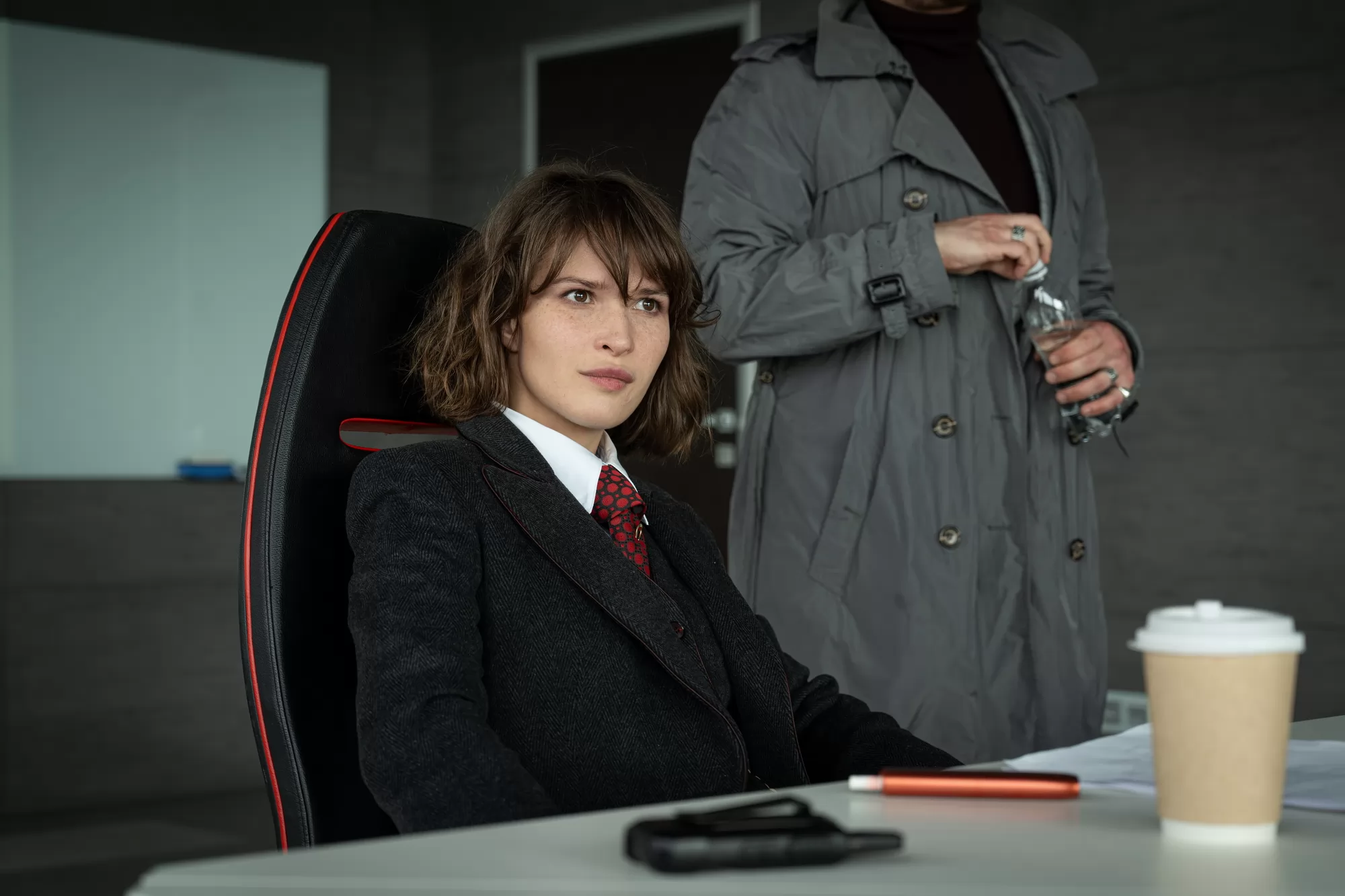Сериал Доставка с гарантией (2026). Кадр N264339