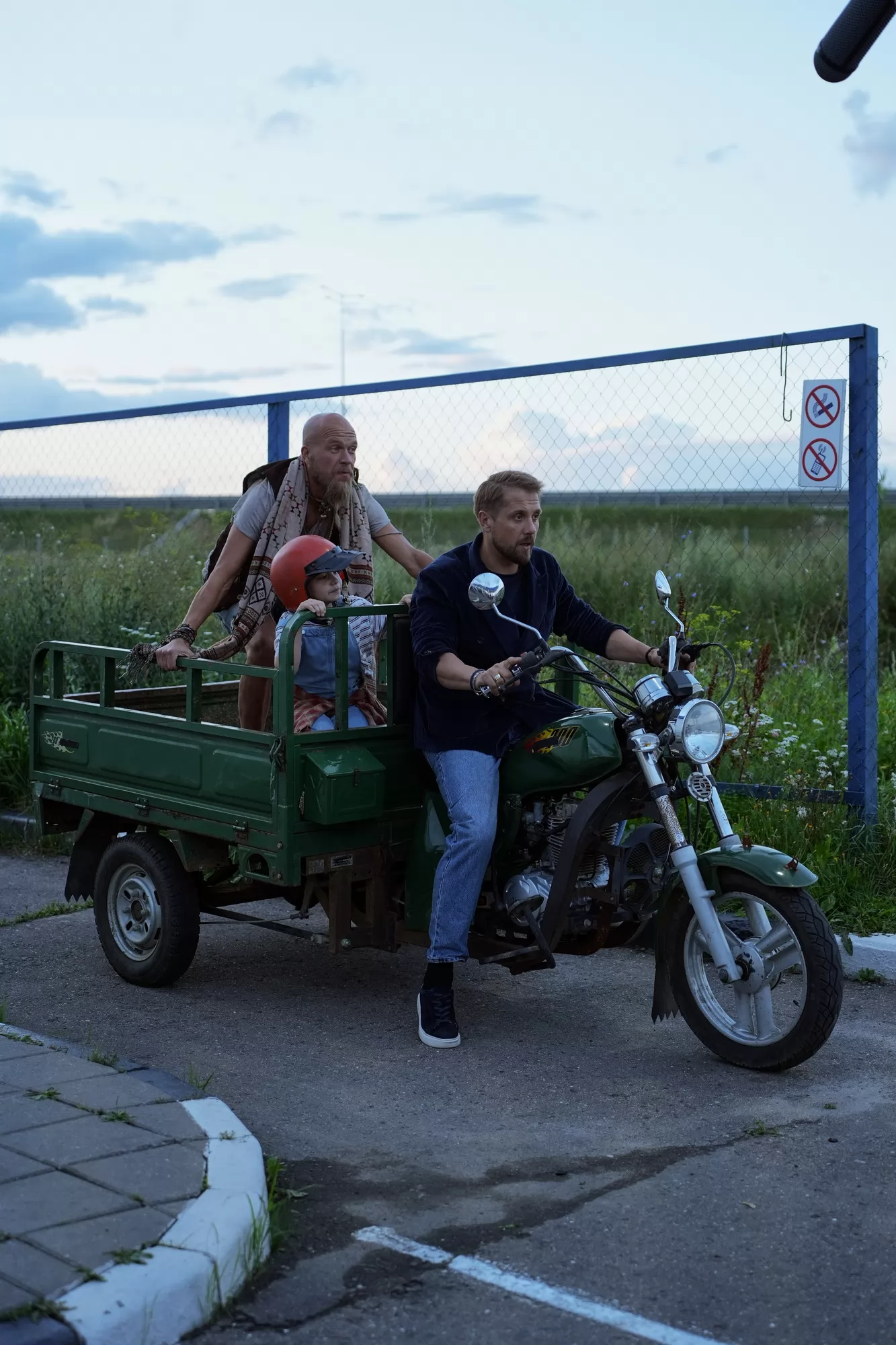 Сериал Мой папа - мэр (2025). Кадр N264912