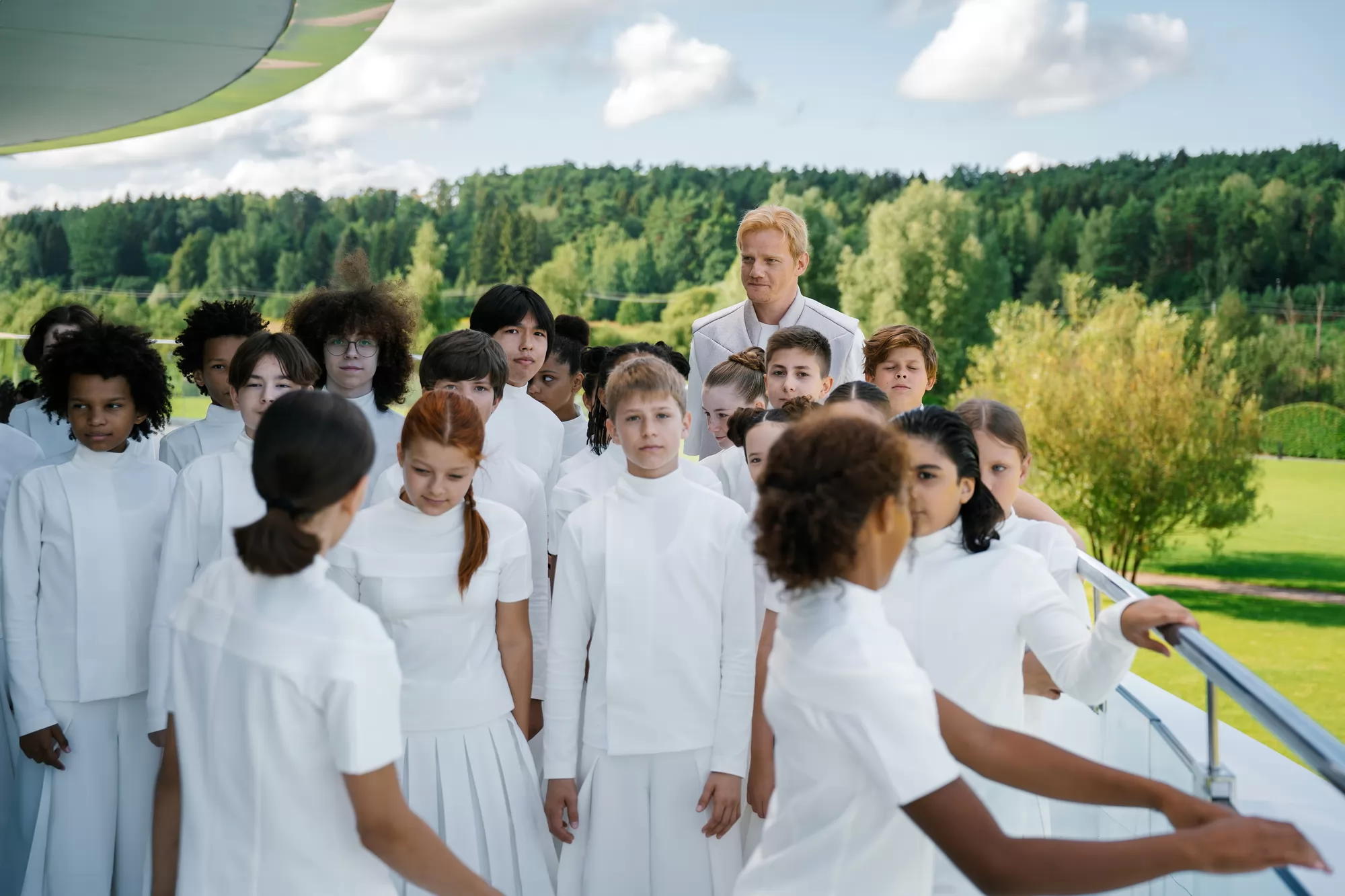 Сериал Полдень (2026). Кадр N265497