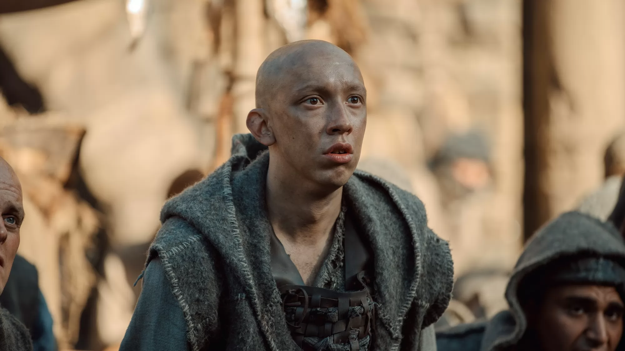 Сериал Трудно быть богом (2026). Кадр N266337