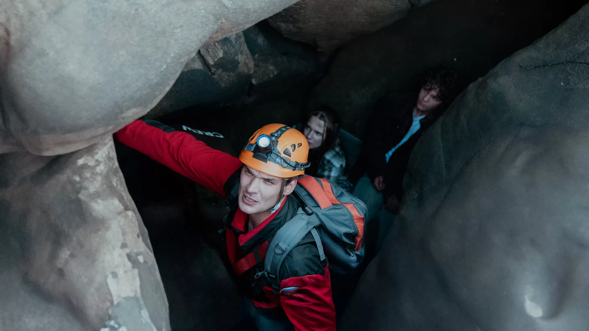 Сериал Теплый ветер с севера (2025). Кадр N266940