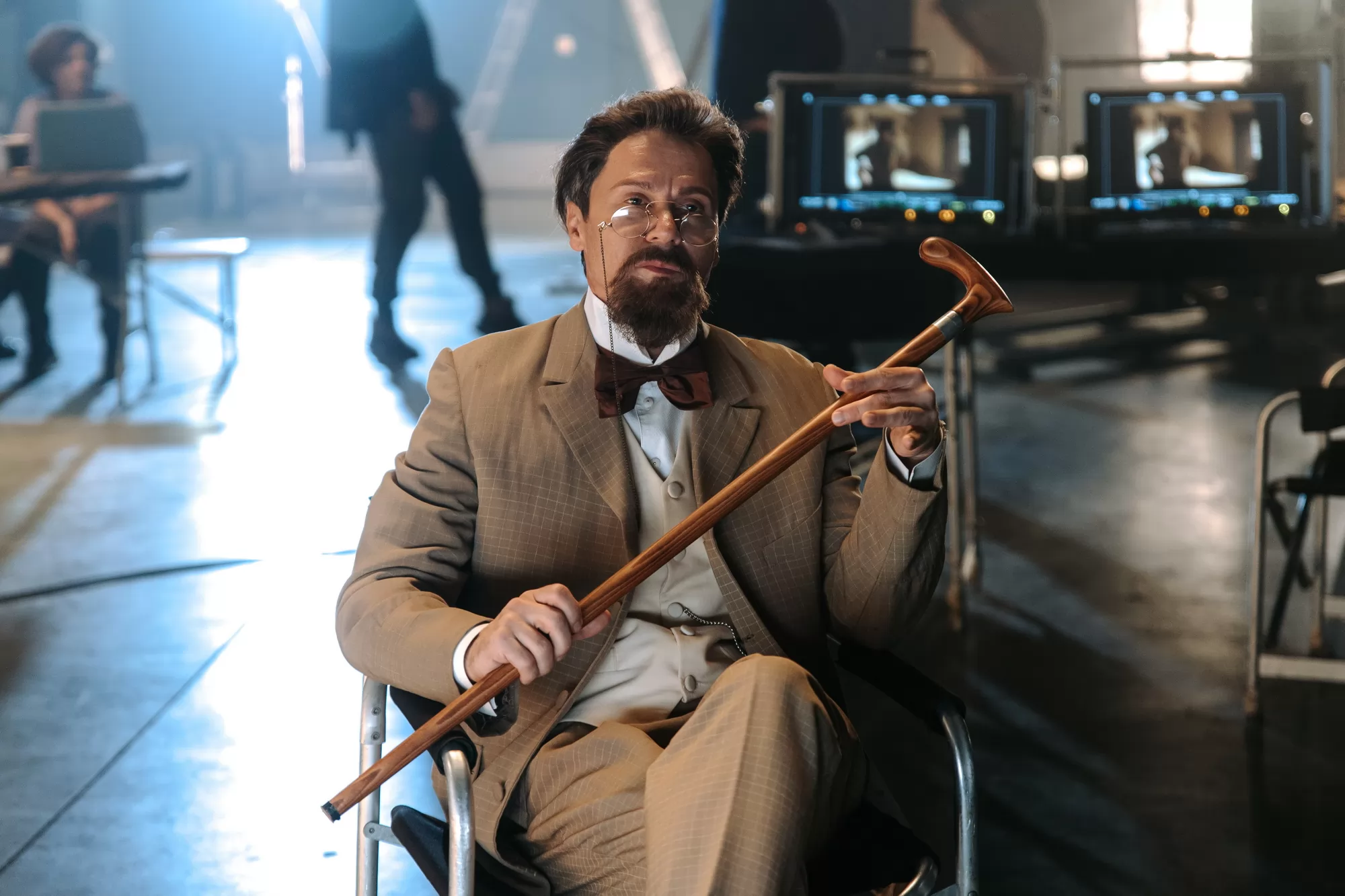 Сериал Как Деревянко Чехова играл (2025). Кадр N267277