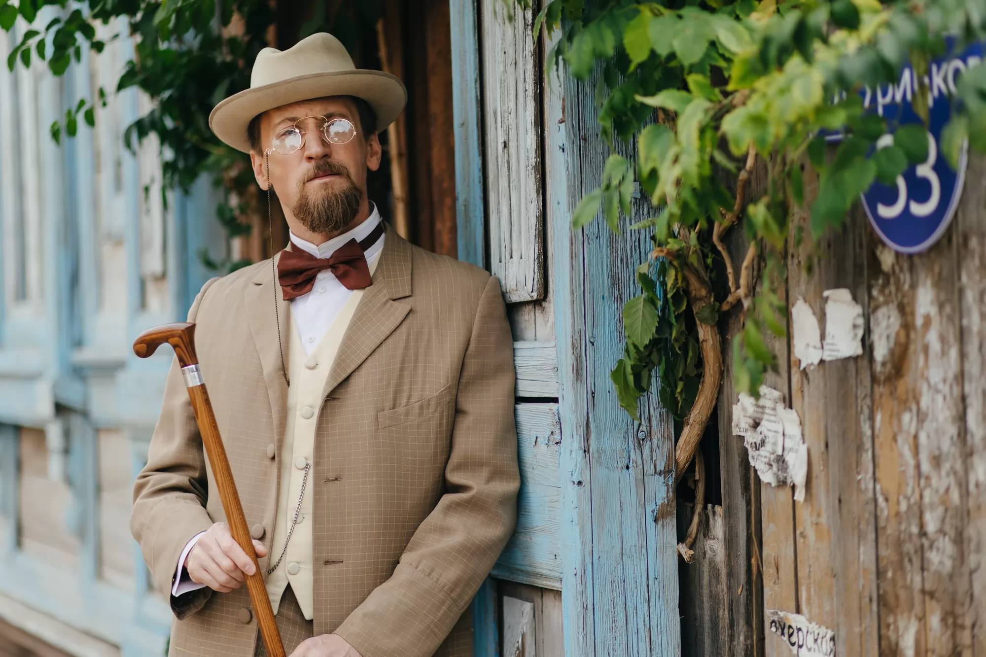 Сериал Как Деревянко Чехова играл (2025). Кадр N267283