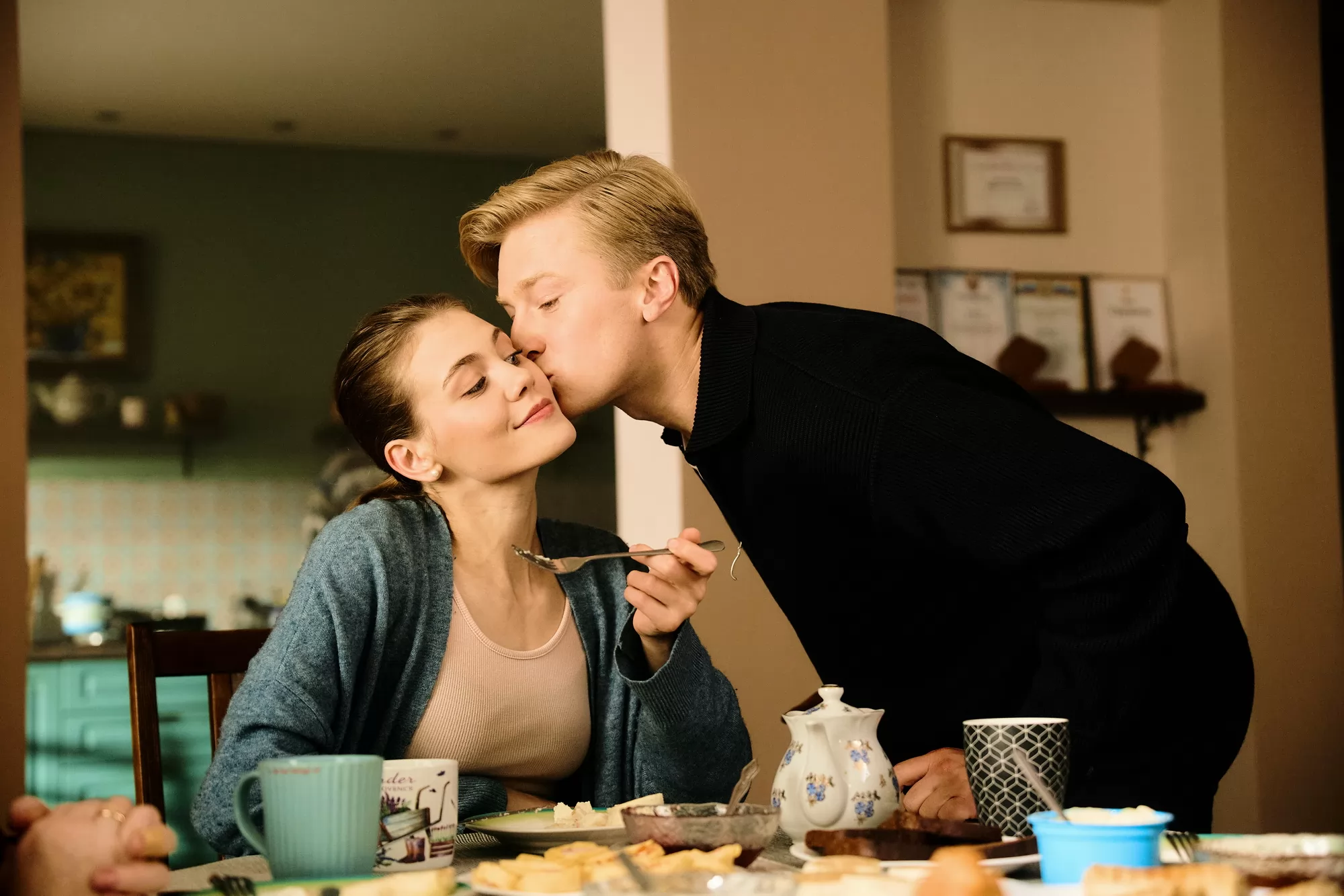 Сериал Пора на завод (2026). Кадр N268230