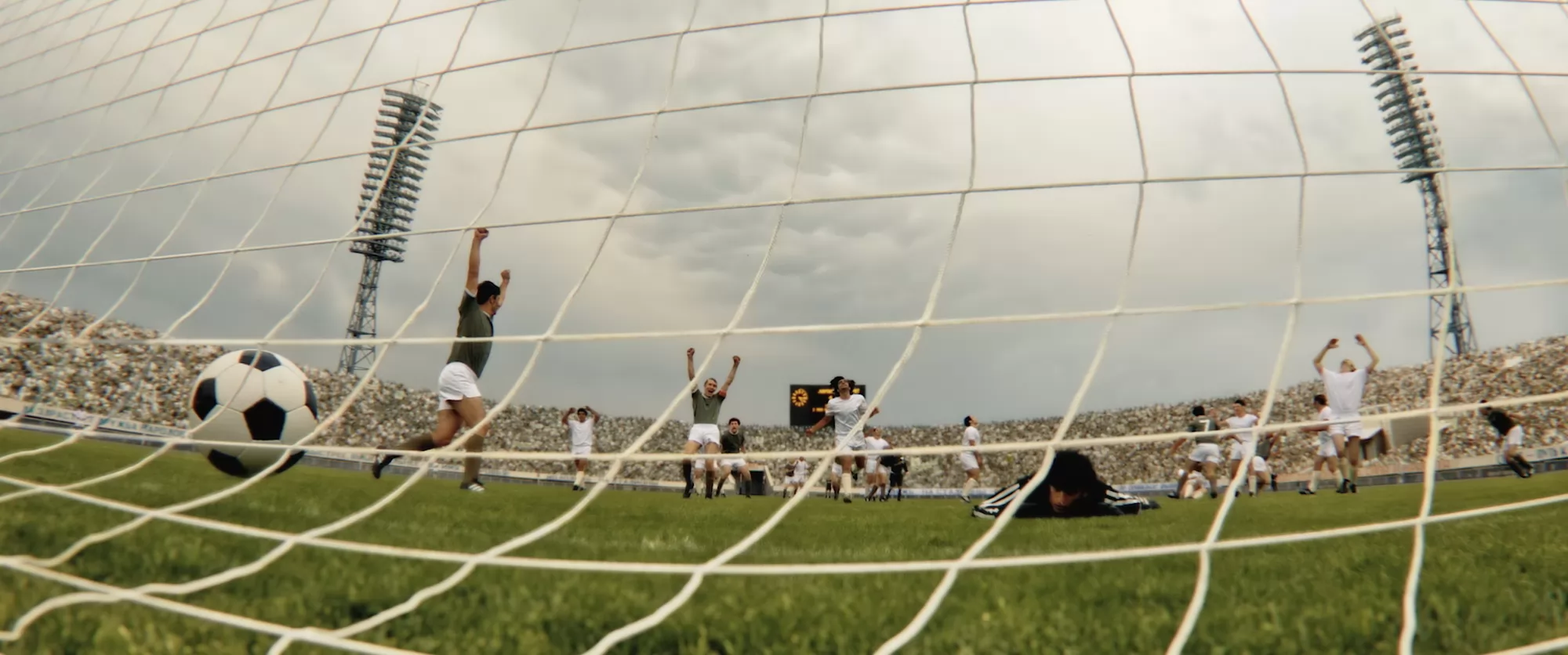 Фильм Золотой дубль (2026). Кадр N268532