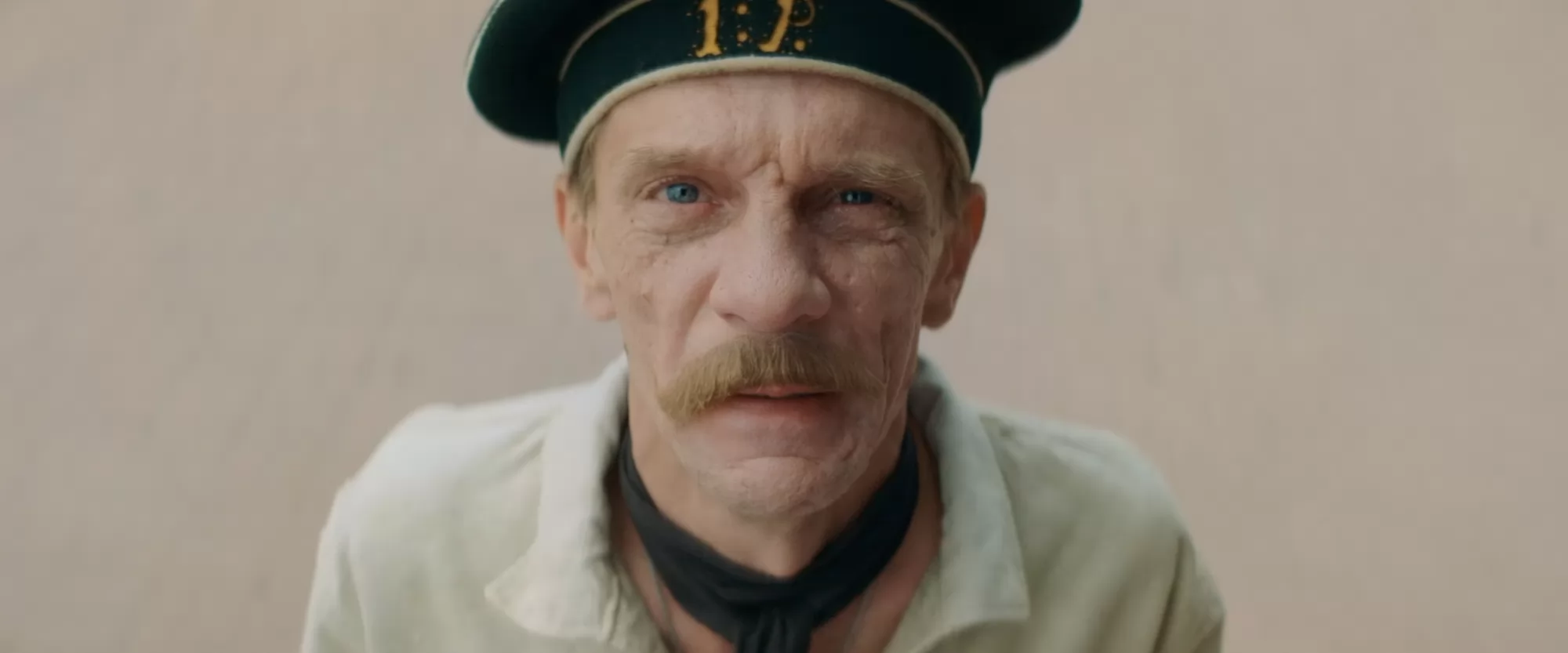 Сериал Три друга, клад и матрос Кошка (2025). Кадр N268551