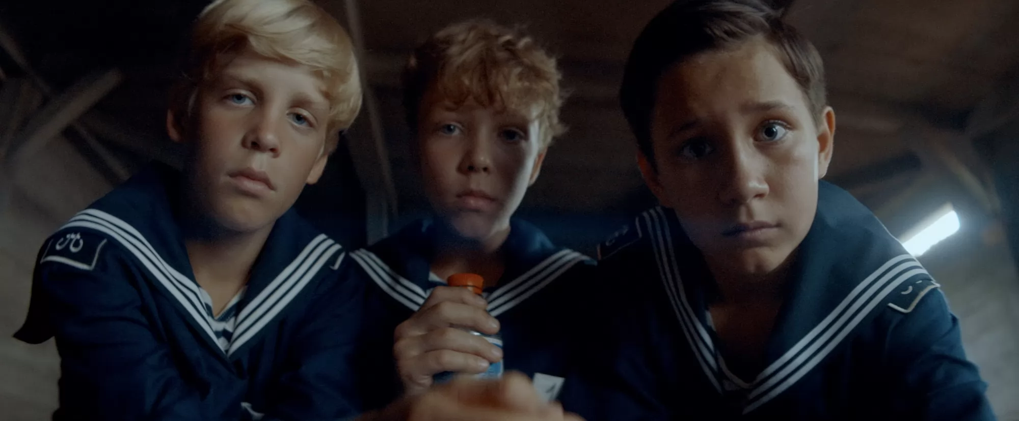 Сериал Три друга, клад и матрос Кошка (2025). Кадр N268543