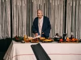 Превью кадра #262440 из сериала "Полдень"  (2026)
