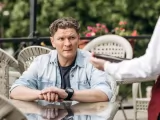 Превью кадра #262884 из сериала "Дельфин"  (2019-2025)