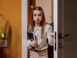 Превью кадра #262903 из сериала "Одни дома"  (2025)