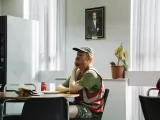 Превью кадра #263840 из фильма "Бугония"  (2025)