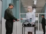 Превью кадра #264784 из фильма "Лысый нянь"  (2025)