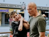 Превью кадра #264777 из фильма "Лысый нянь"  (2025)