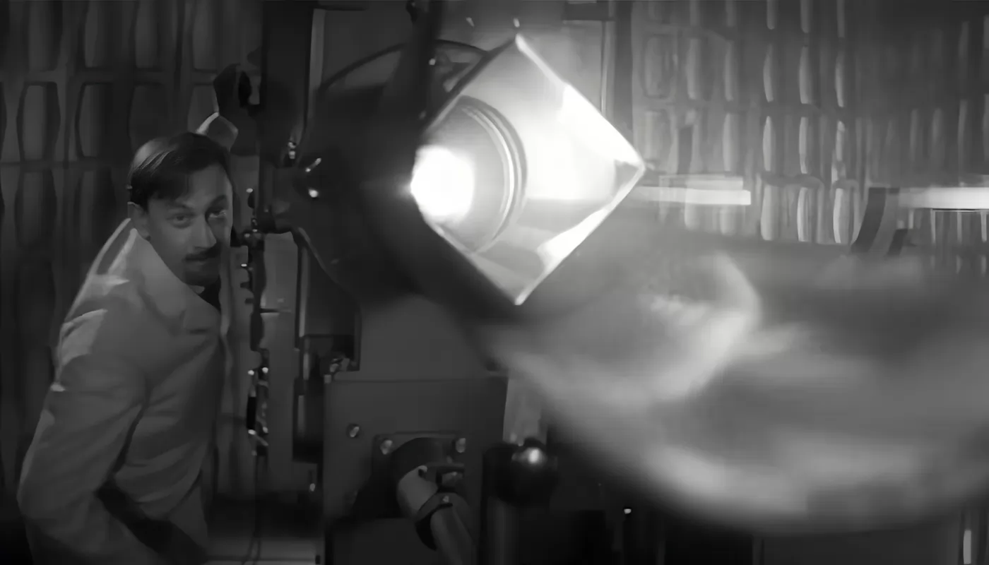 Первый лазер на экране и предчувствие Гиперболоида