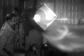 Первый лазер на экране и предчувствие "Гиперболоида"