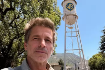 Зака Снайдера вернули в Warner Bros.? Что об этом известно